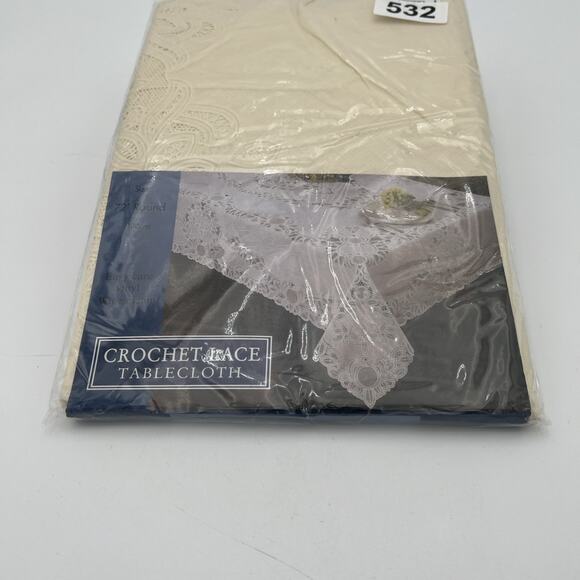 Vtg Crochet Lace Look Vinyl Tablecloth 72” Round NOS Beige Elrene Mgf - Picture 7 of 14